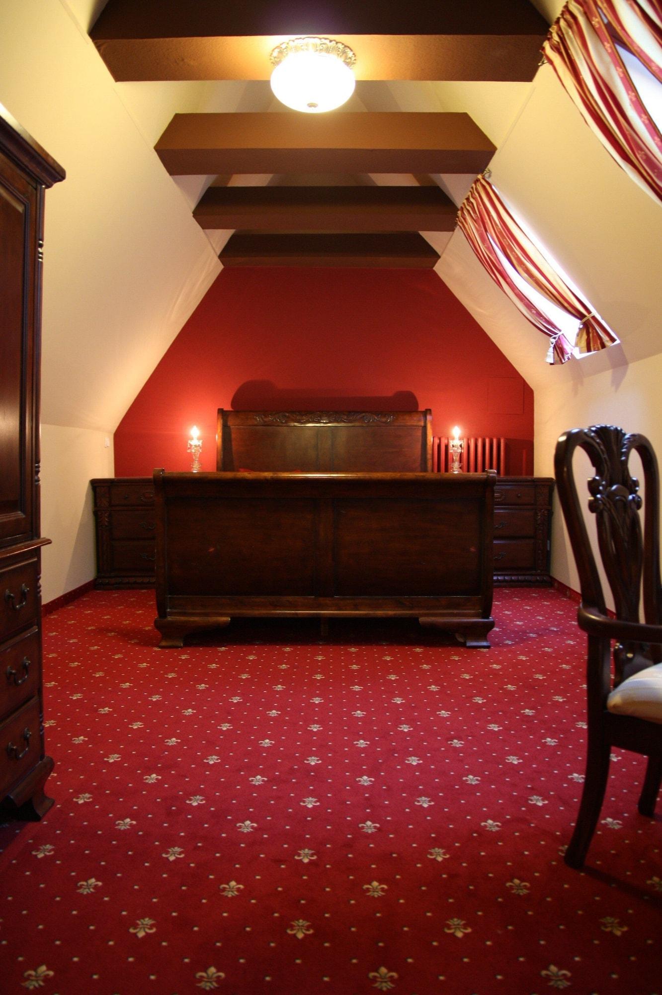 Golden Age Hotel 3*