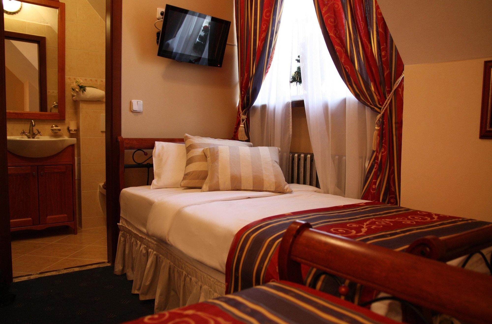 Hotel Golden Age 3*