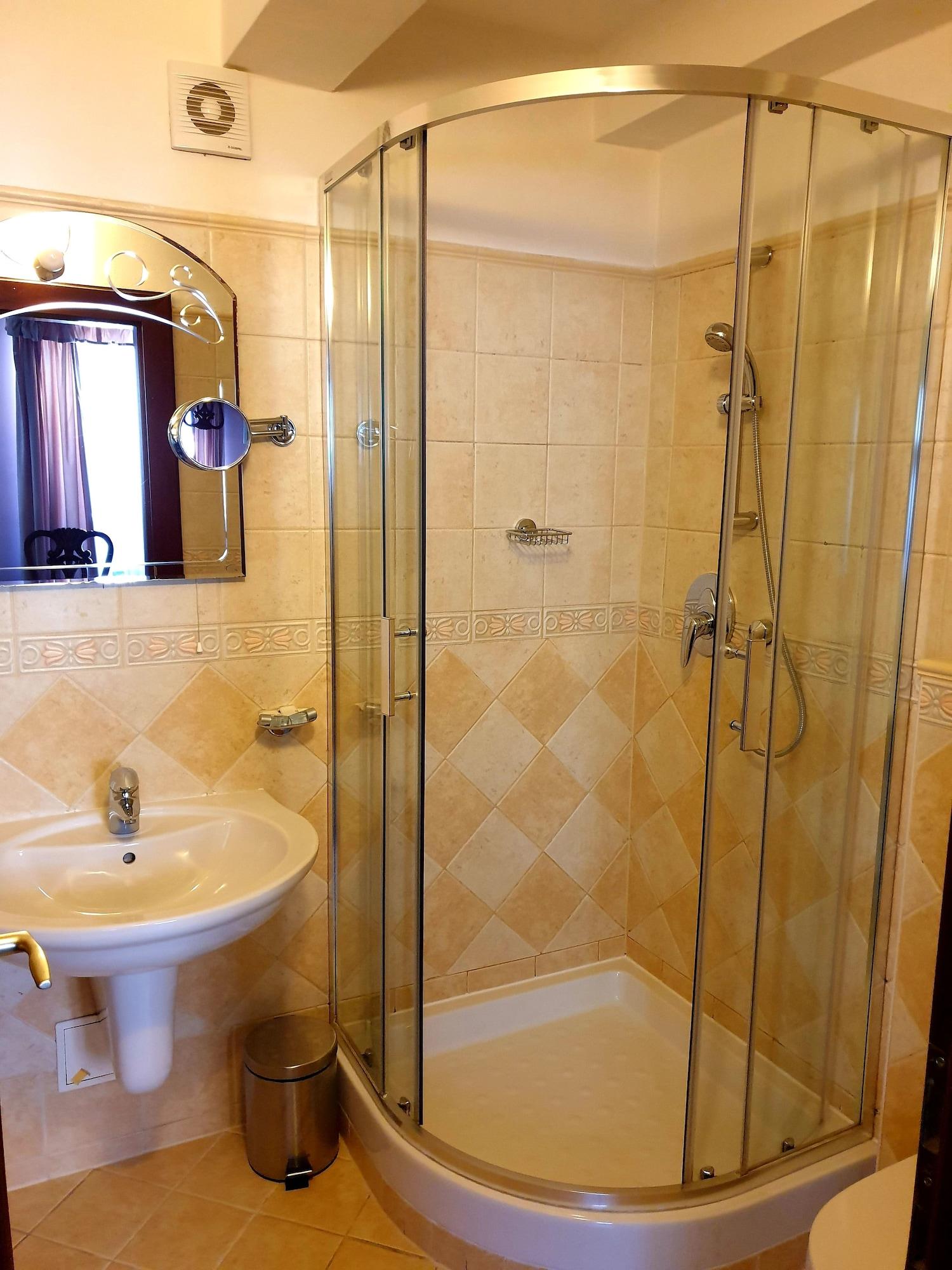 Golden Age Hotel 3*