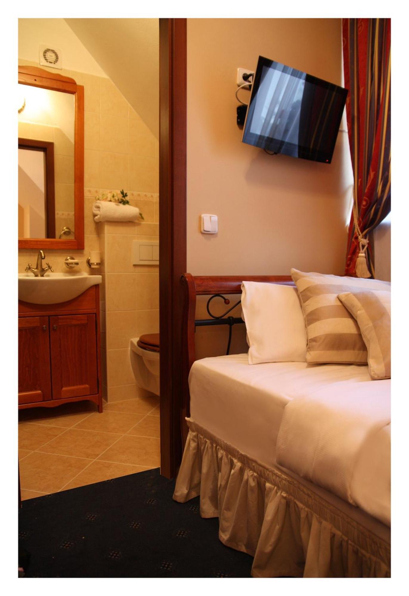 Hotel Golden Age