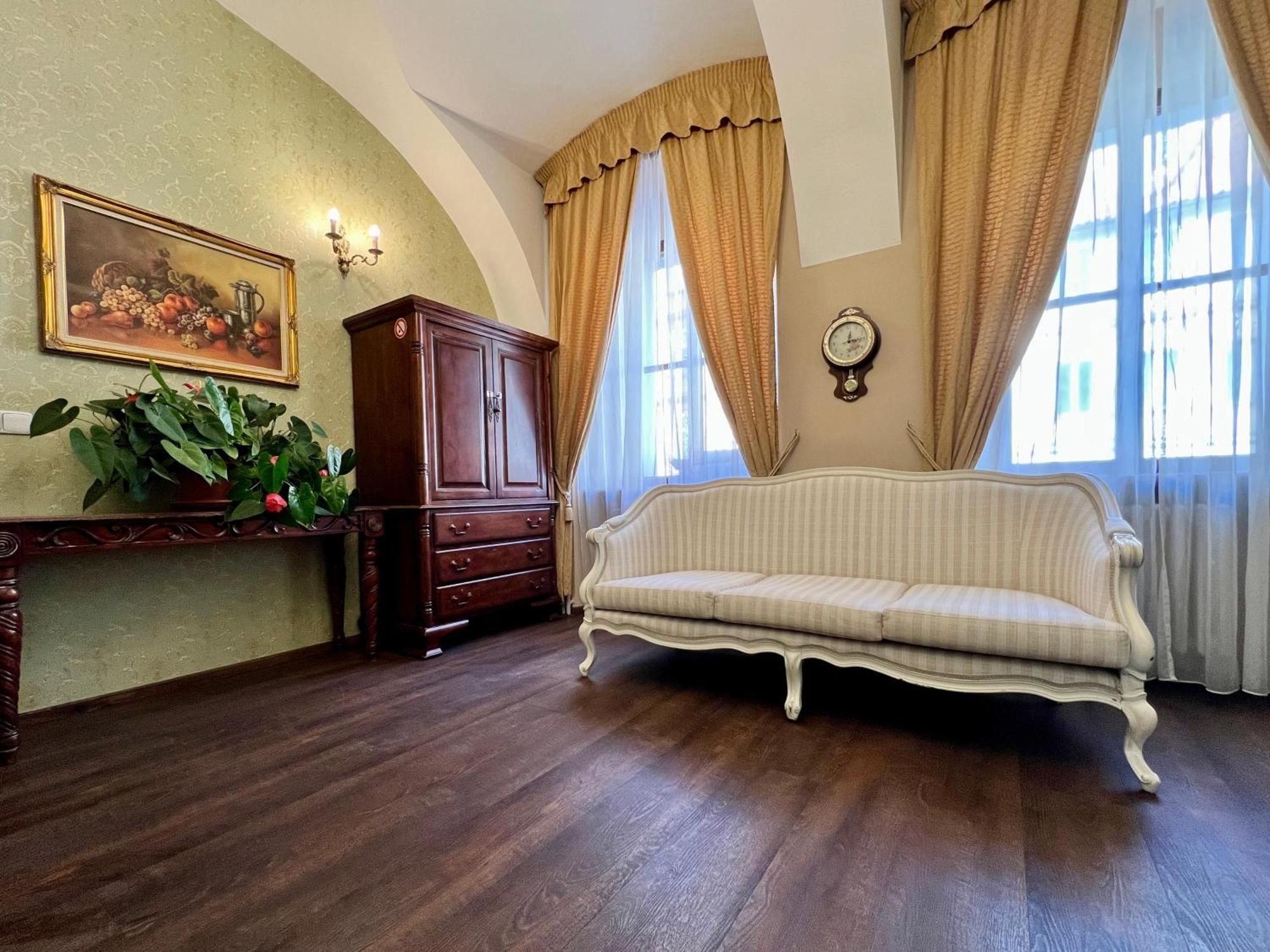 Hotel Golden Age 3*
